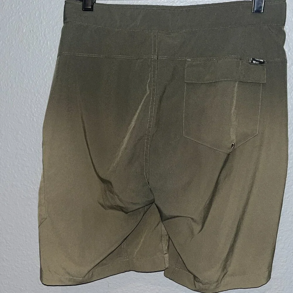Vintage THE NORTH FACE Men's Cargo Shorts - Army Green Ombre / Fading - Size 30